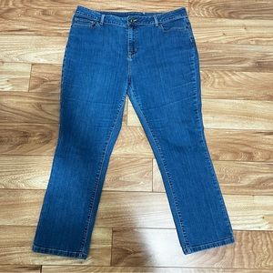 LL Bean Classic Fit Straight Leg Jeans Size 18 Petite Med Wash Blue Denim Basic